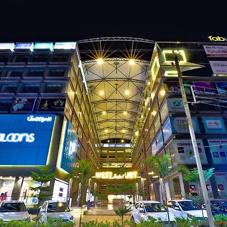 Fabhotel Parkland A Ahmedabad Eksteriør bilde