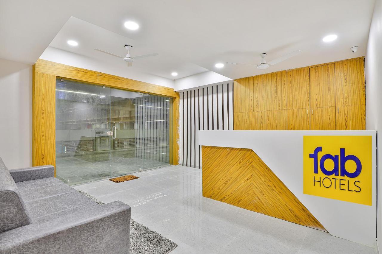 Fabhotel Parkland A Ahmedabad Eksteriør bilde