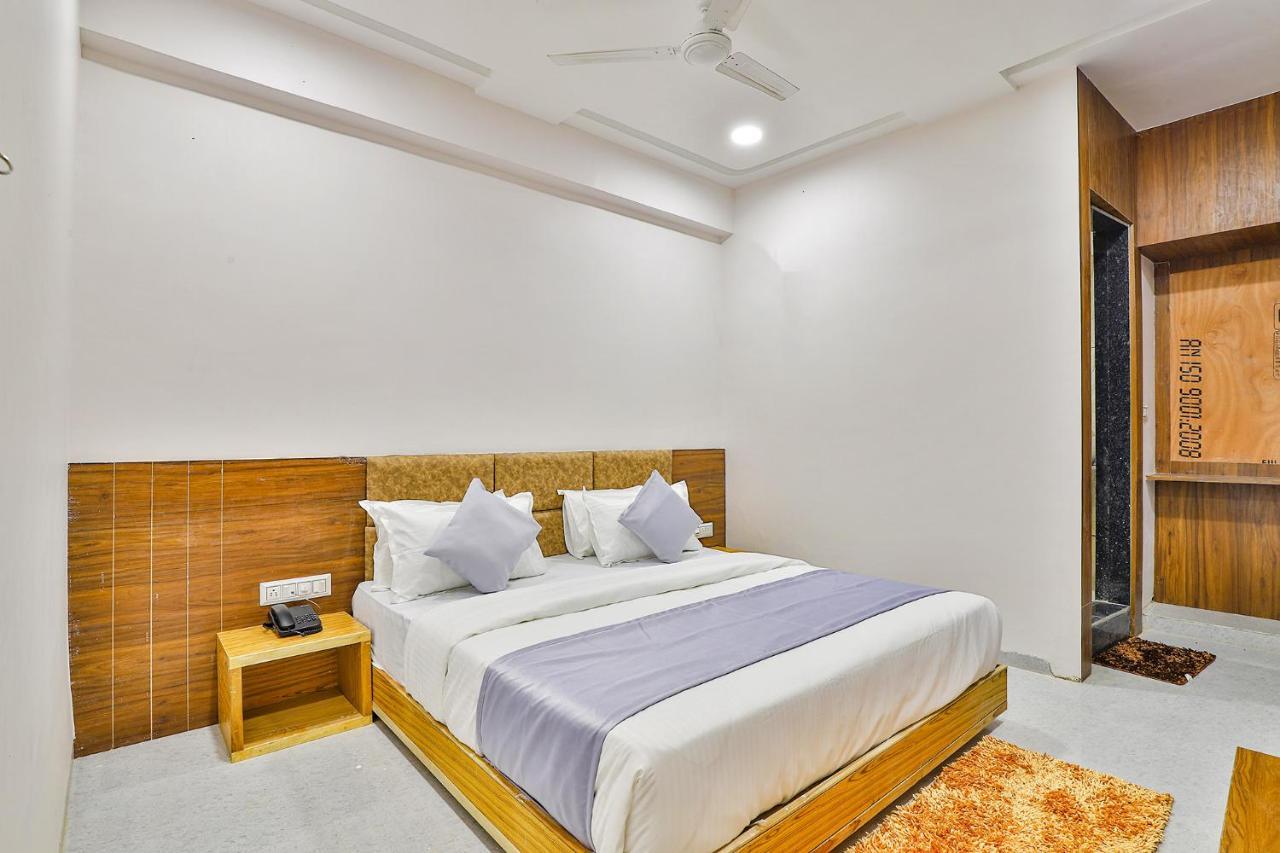 Fabhotel Parkland A Ahmedabad Eksteriør bilde