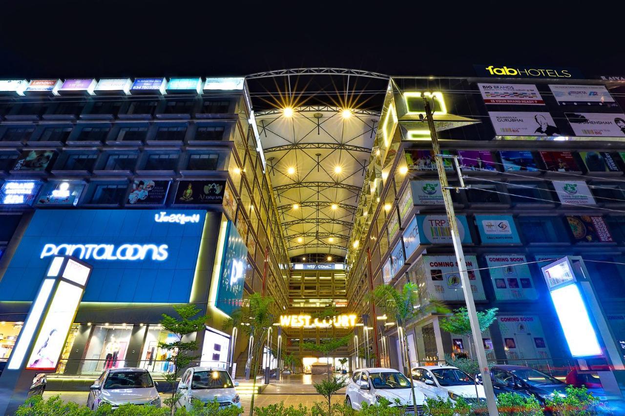 Fabhotel Parkland A Ahmedabad Eksteriør bilde