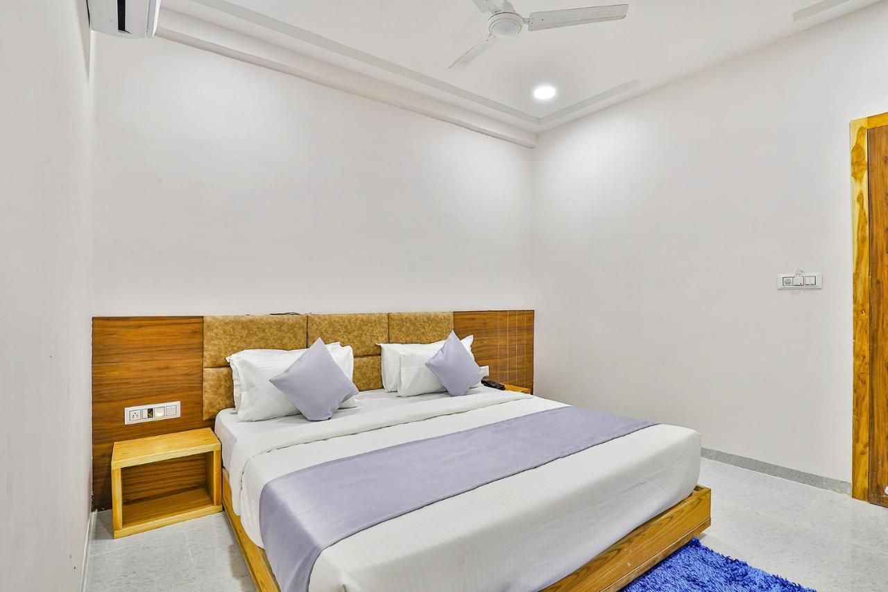 Fabhotel Parkland A Ahmedabad Eksteriør bilde
