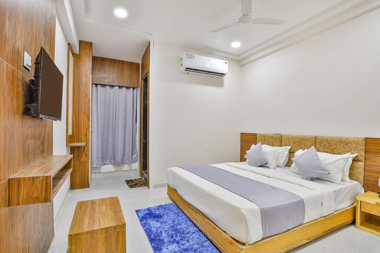 Fabhotel Parkland A Ahmedabad Eksteriør bilde