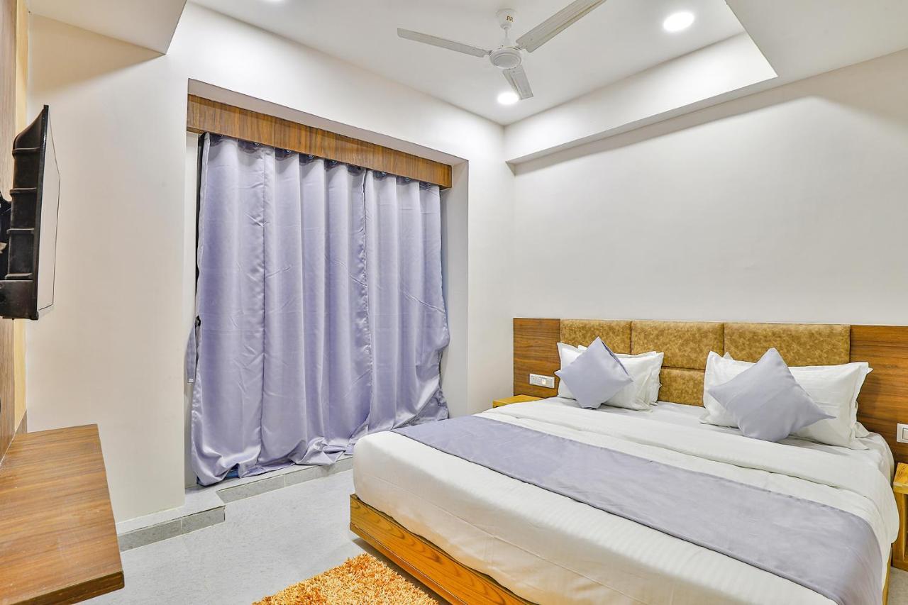 Fabhotel Parkland A Ahmedabad Eksteriør bilde