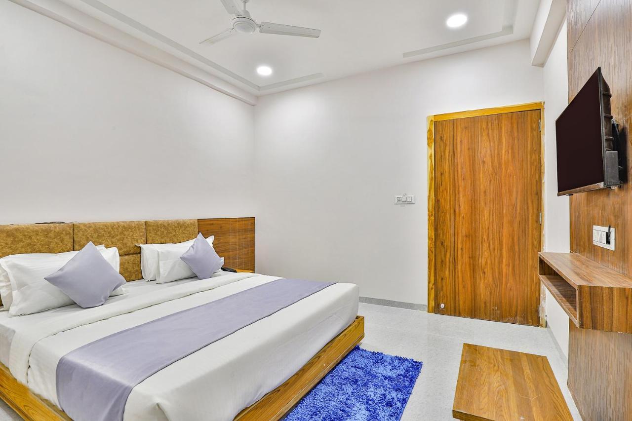 Fabhotel Parkland A Ahmedabad Eksteriør bilde