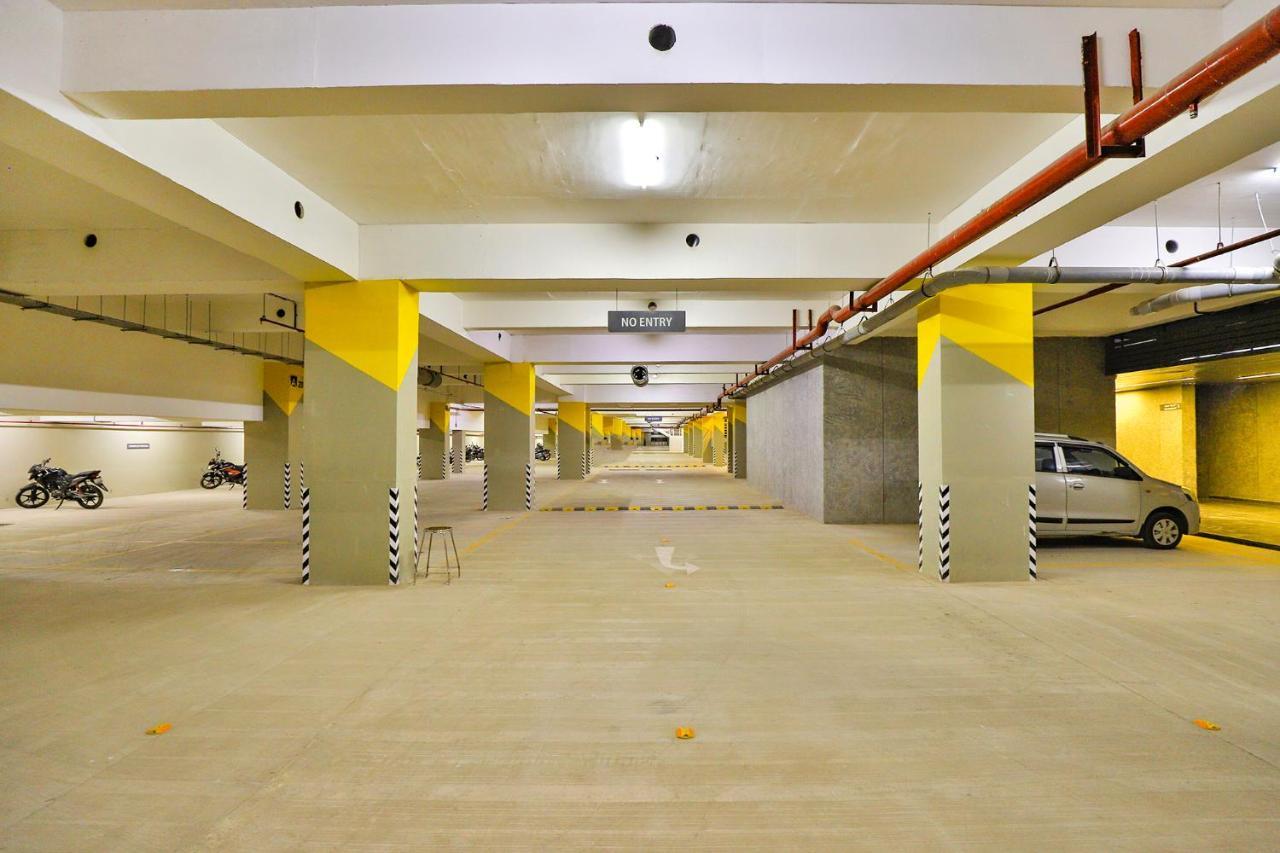 Fabhotel Parkland A Ahmedabad Eksteriør bilde